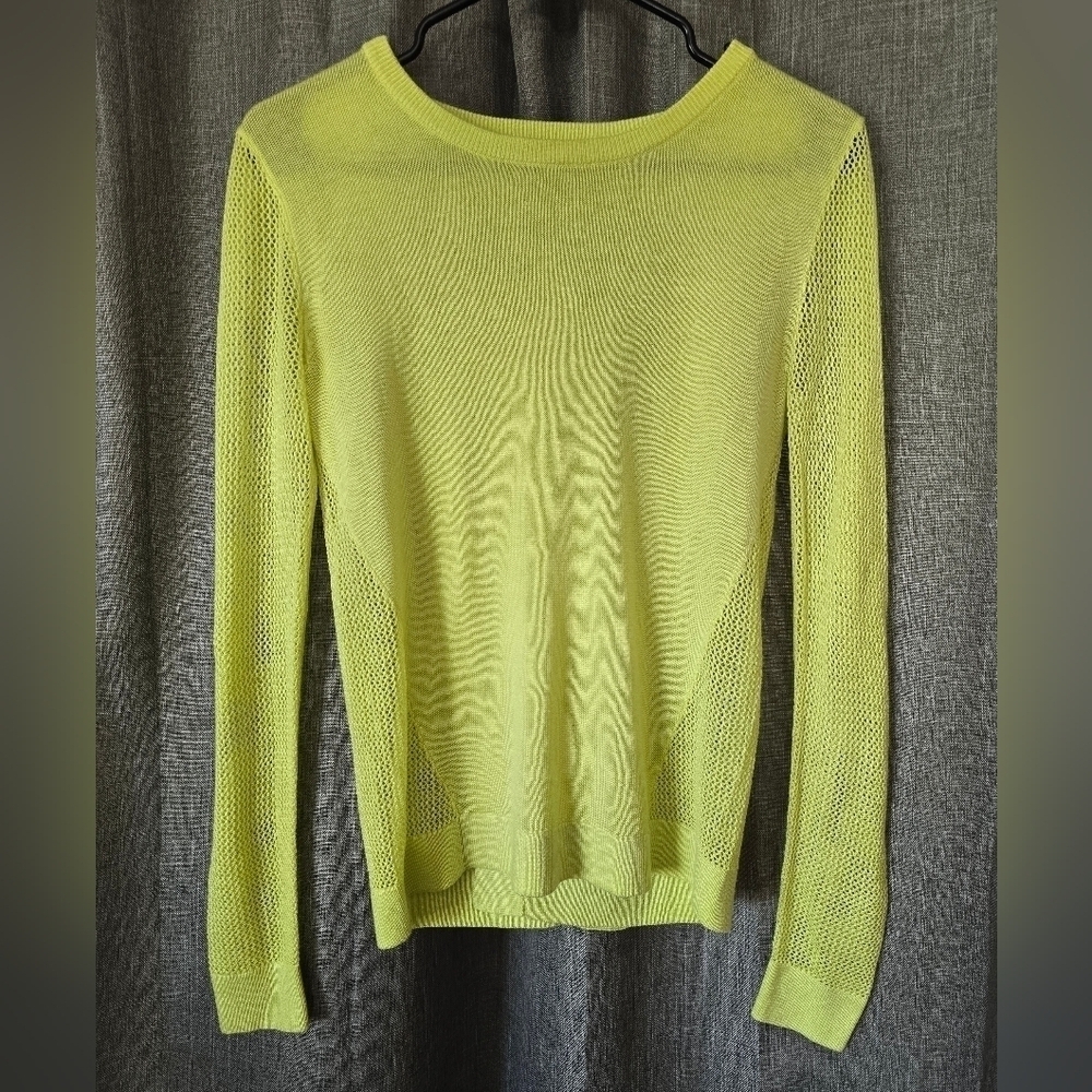 Cabi Sweater Women's Size XS Knit Mesh Lime Green Pullover Split Back Style